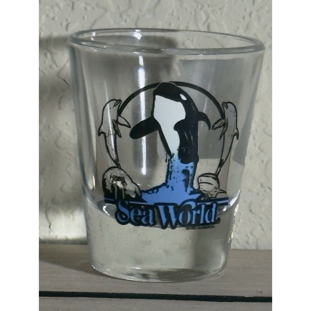 Vintage Sea World Shamu the Killer Whale Shot Glass Dolphins and Orca